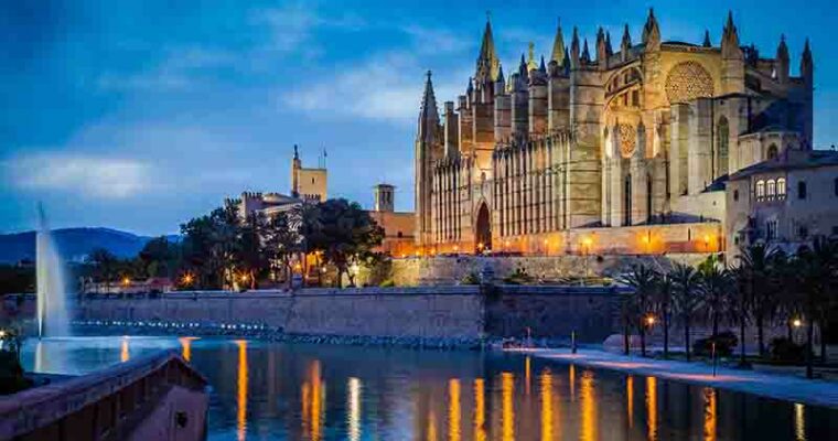 La Majestuosa Catedral-Basílica de Santa María en Mallorca.