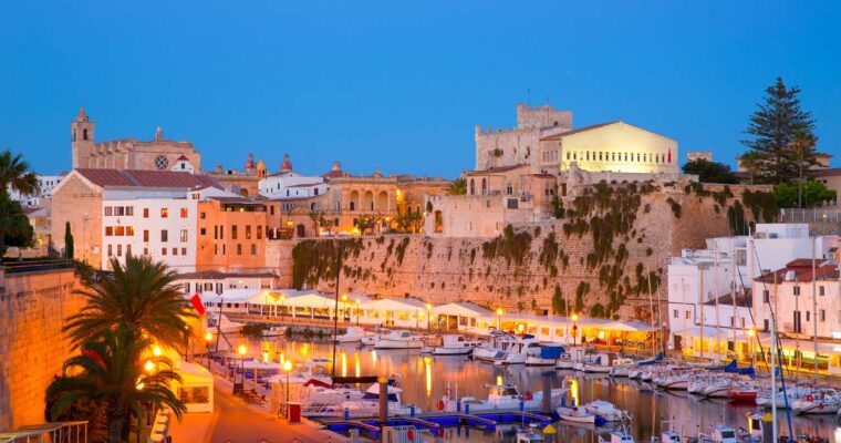 Descubre los encantos de Ciutadella en Menorca: Guía turística completa