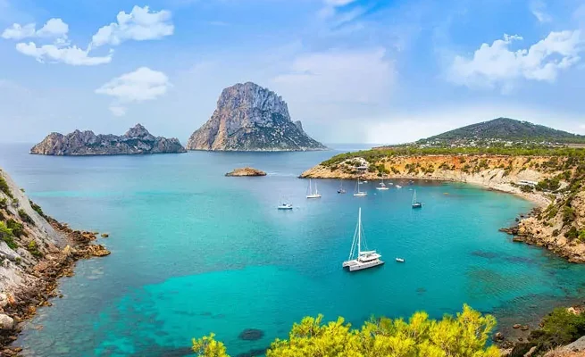 ¿Qué ver y hacer en Santa Eulalia del Río en Ibiza?